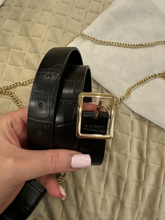 Продам маленьку чорну сумочку і ремінь