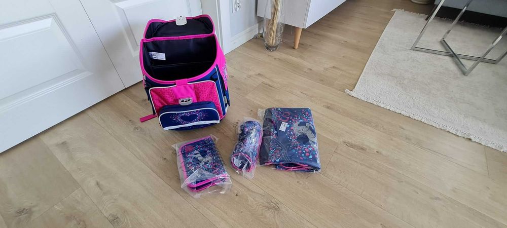 Plecak szkolny dla dziewczynki