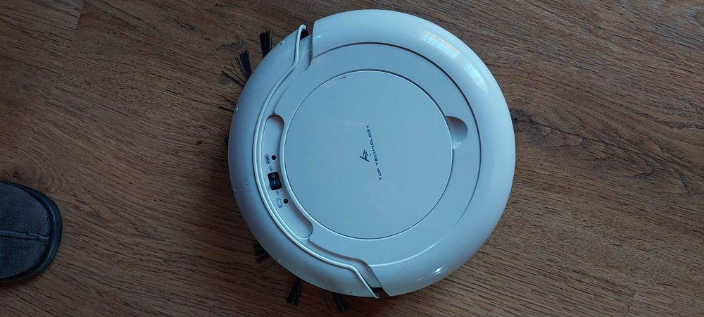 Робот пылесос продам