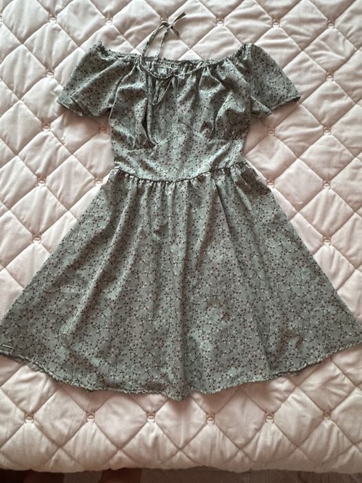 Жіноче літнє плаття