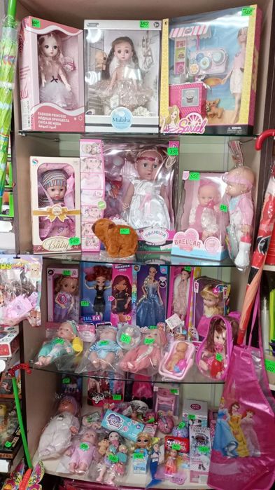 Продам полки і вітрину б/у