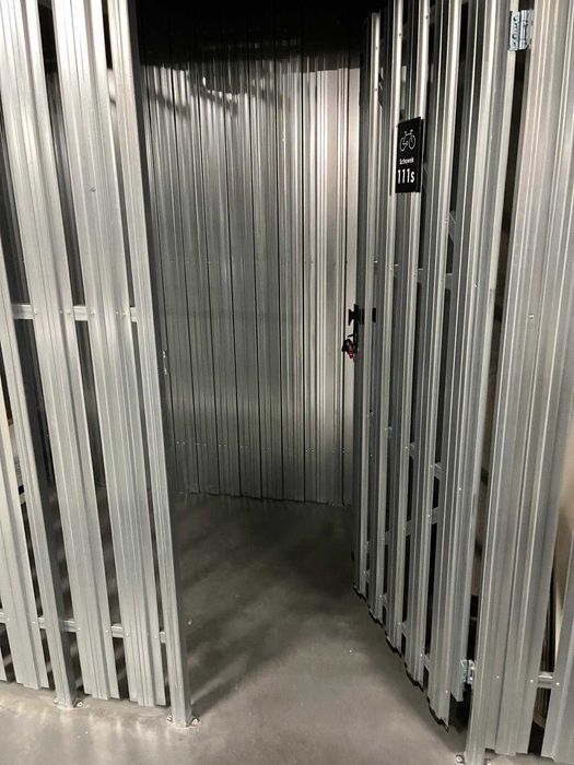 Wrocław Stare Miasto miejsce garażowe z komórką lokator. Braniborska