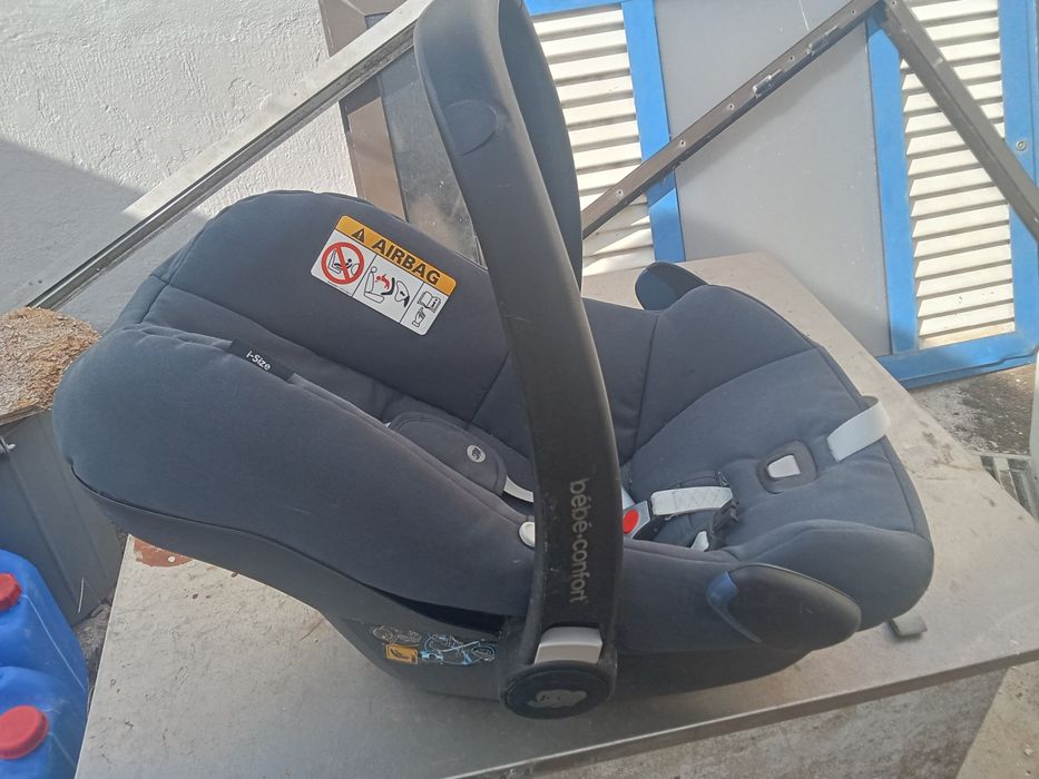 Cadeira de transporte para bebé (Ovo) com sistema isofix Bébéconfort