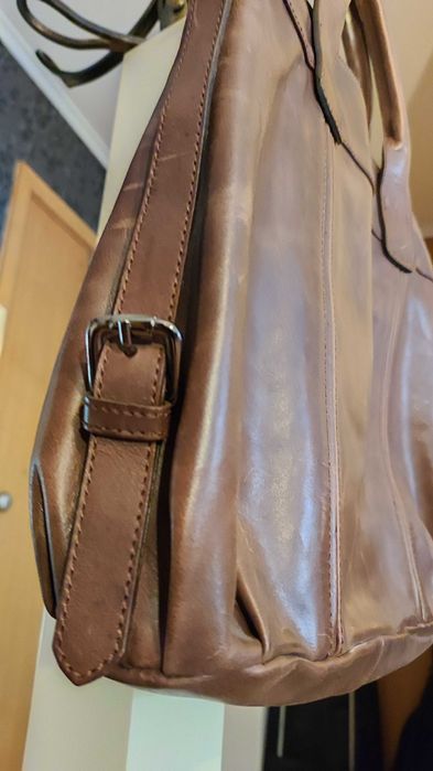 Carteira/Mala/Bolsa castanha, em Couro/Pele - como NOVA