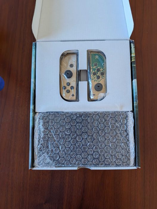 Nintendo Switch OLED Edição Limitada Zelda + Comandos Extra + Bolsa