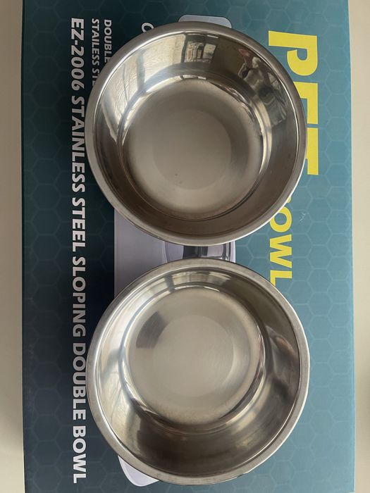 Миска металева подвійна для тварин на підставці