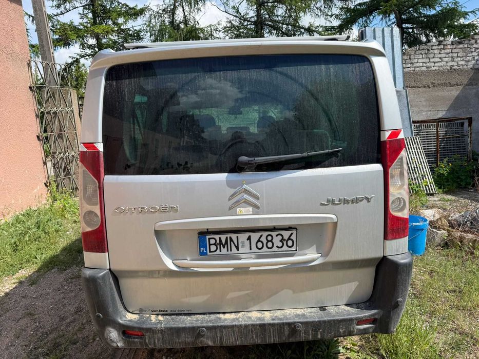 Citroën Jumpy 2.0 HDi 128 KM 8-osobowy 2011 – uszkodzony, diesel, hak/przyczepa 2000 kg