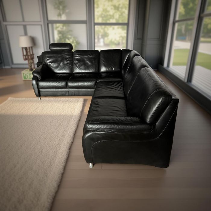 Диван шкіряний та пуф