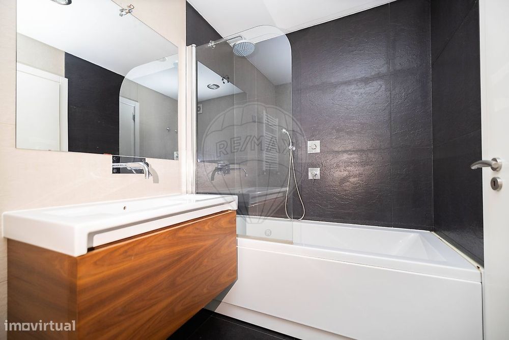 Apartamento T4 para arrendamento