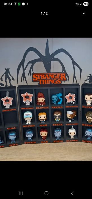 Stranger Things Kinder Joy expositor
