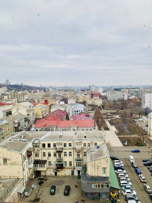 Продаж 2-к квартири. Контрактова площа.