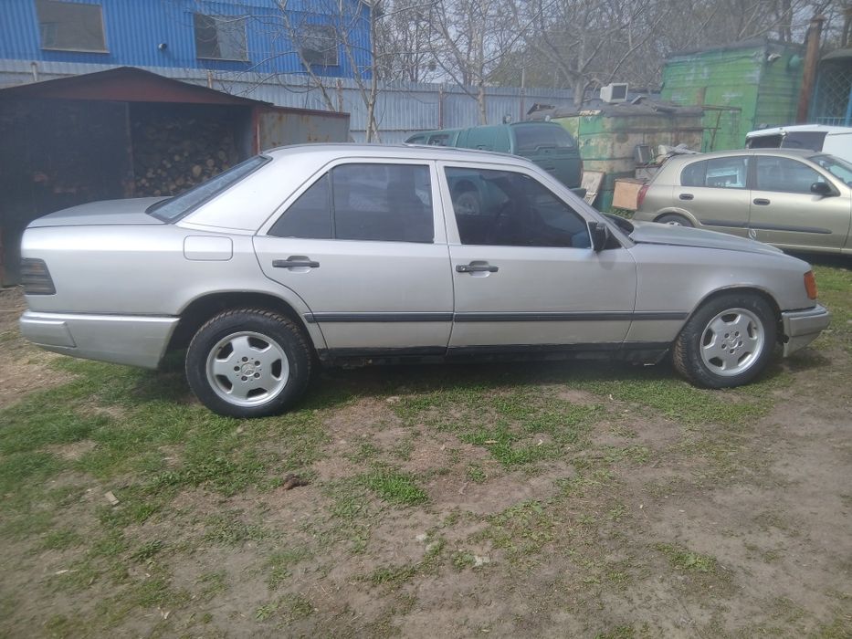 W124 Mercedes 2.3 Мерседес