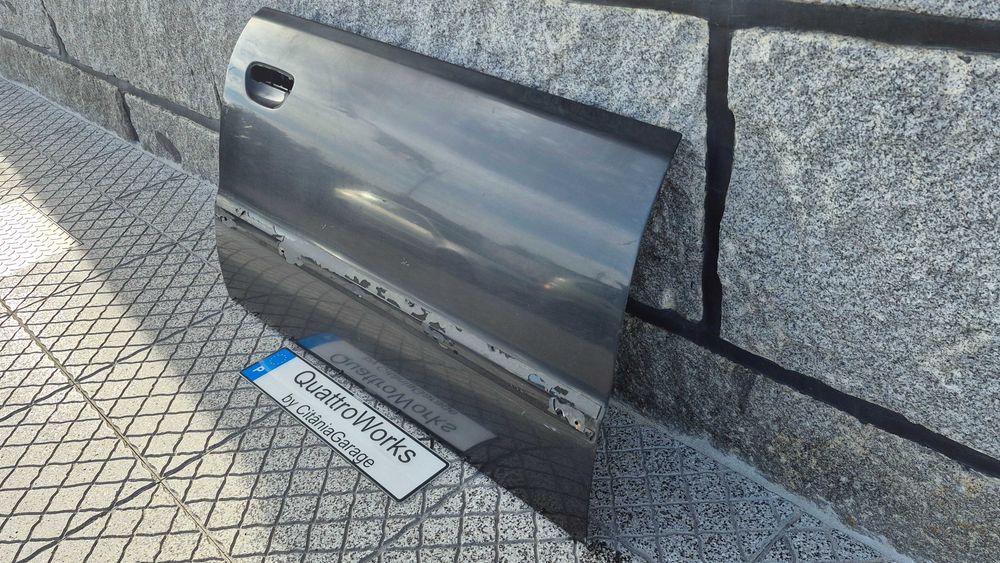 AUDI A4 B5(8D) - Porta NUA Frente Direita Facelift 1999 até 2001-PRETA