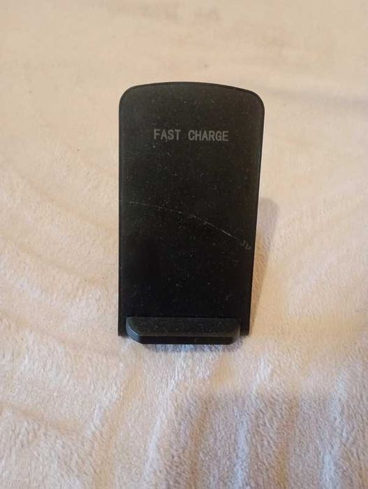 Bezprzewodowa ładowarka do telefonu