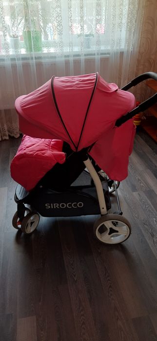 Прогулянкова коляска