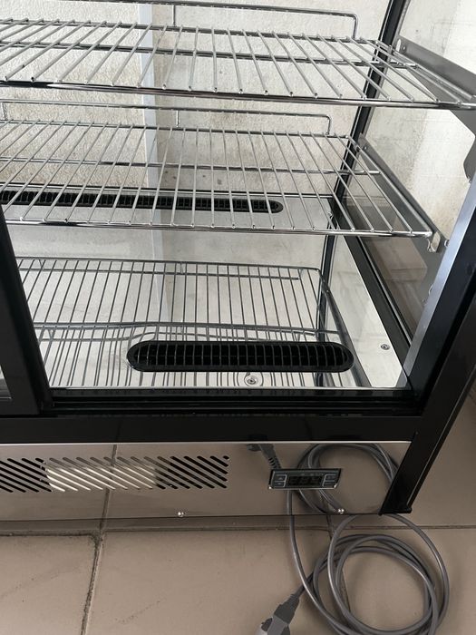 Холодильна Вітрина Reednee - Італія Обʼм 160 Літрів Нова