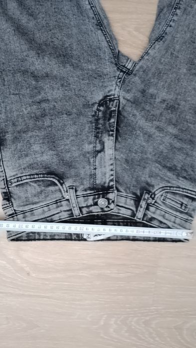 Джинси жіночі 2 шт за 325грн в ідеальному стані