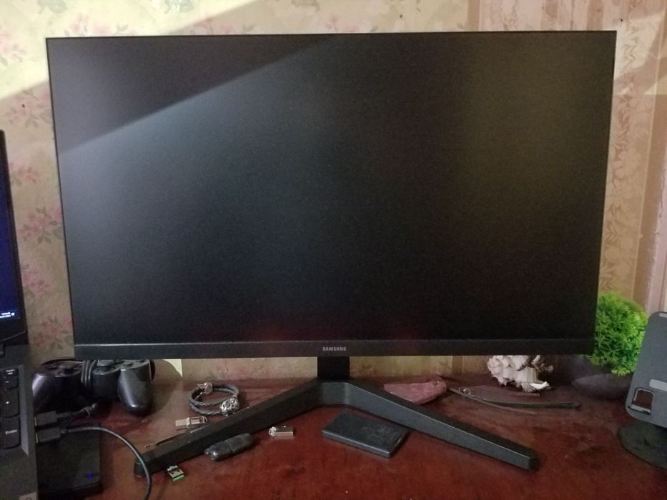 Монитор Samsung LS24C31x