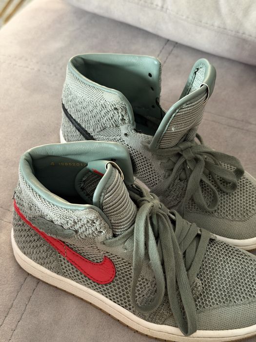 Ténis Air Jordan 1 Retro Hi Flyknit