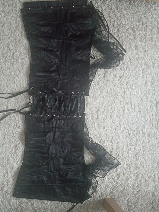 Gorset z koronką plus size