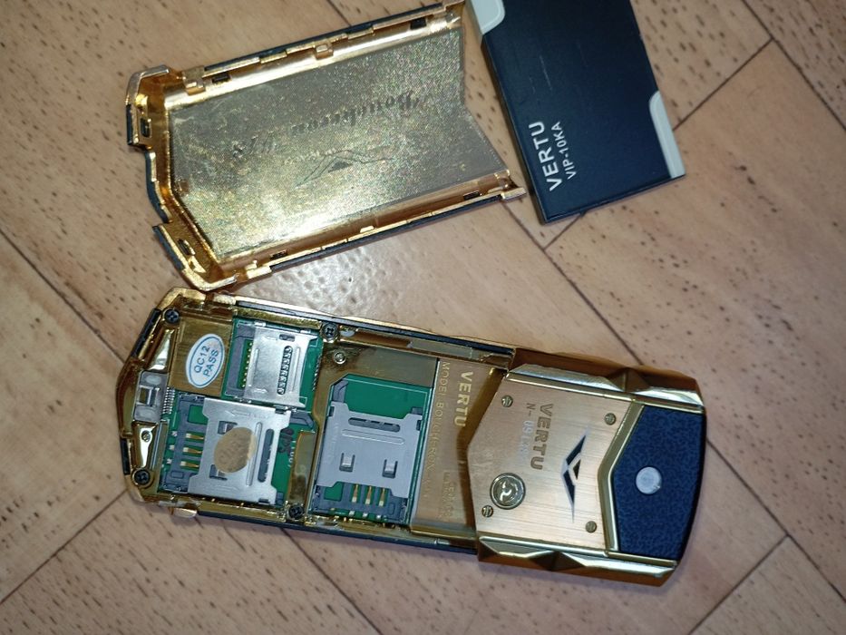 Мобільний телефон Vertu на запчастини