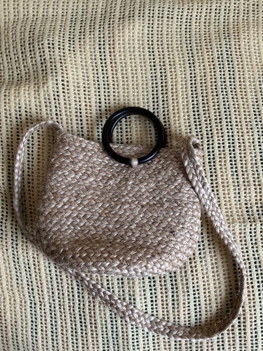 Плетена сумка на деревʼяних ручках плетеная сумка