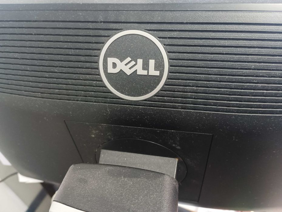 Monitores HP e Dell