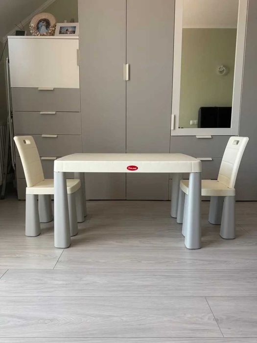 Столик пластиковий дитячий, столик Долоні з кріселком