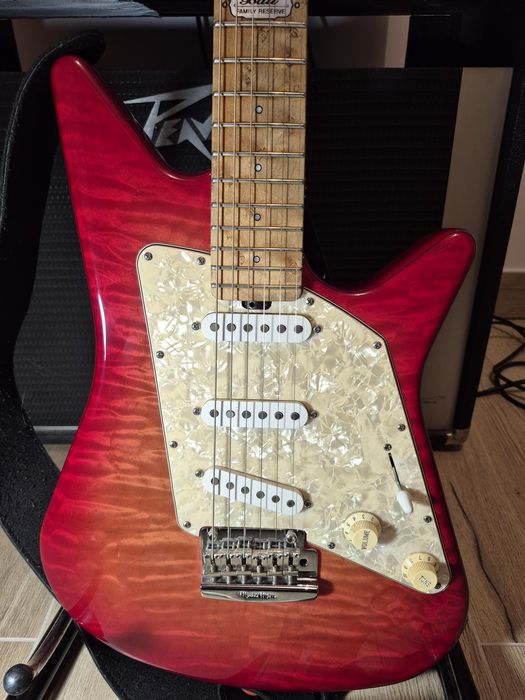 Gitara Music Man Albert Lee 2008 bfr SSS.