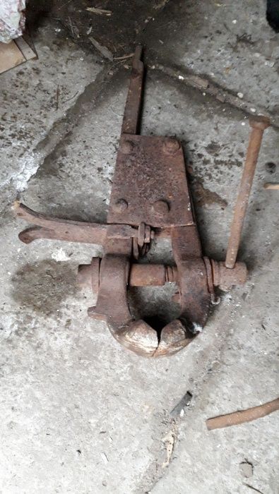 Тиски кузнечные .