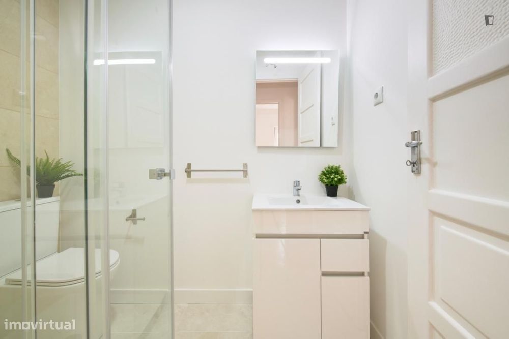 Quarto - localizado em Alvalade Lisbon