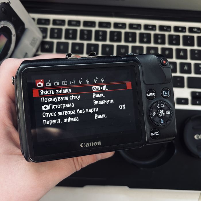 Фотокамера фотоапарат камера Canon eos m