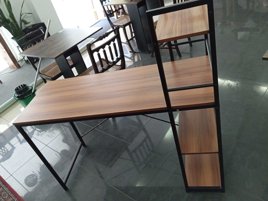 Mesa da marca Kasa