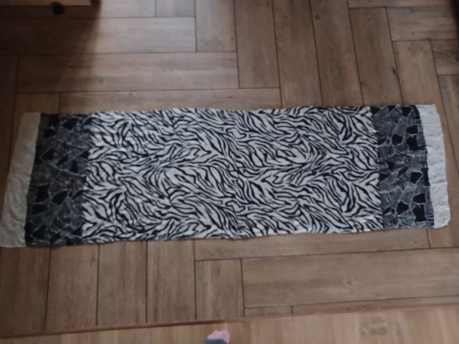 Apaszka, chusta w zebrę