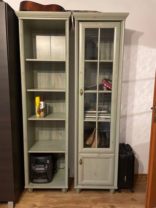 Dwa regały black red white