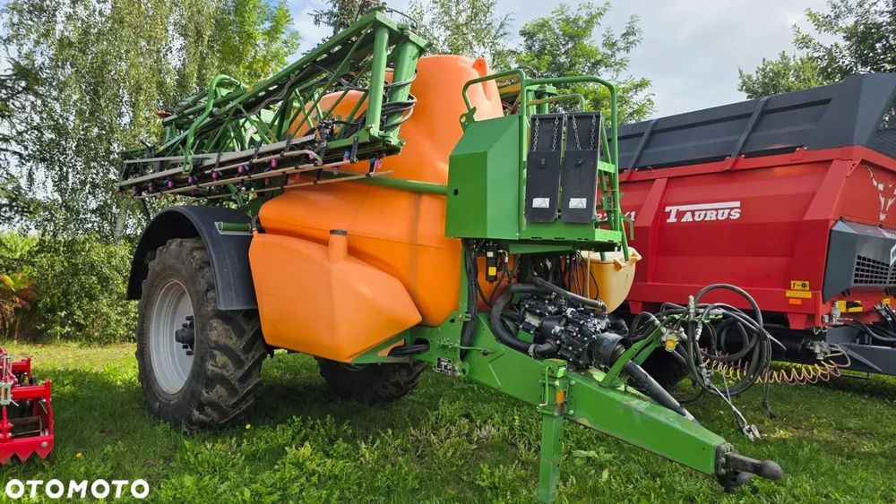 Amazone UX super  Amazone UX Super 6000 litrów belka typu V 27/28m pierwszy właściciel