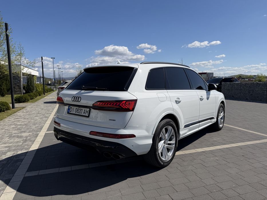 Продам Audi Q7 2021p