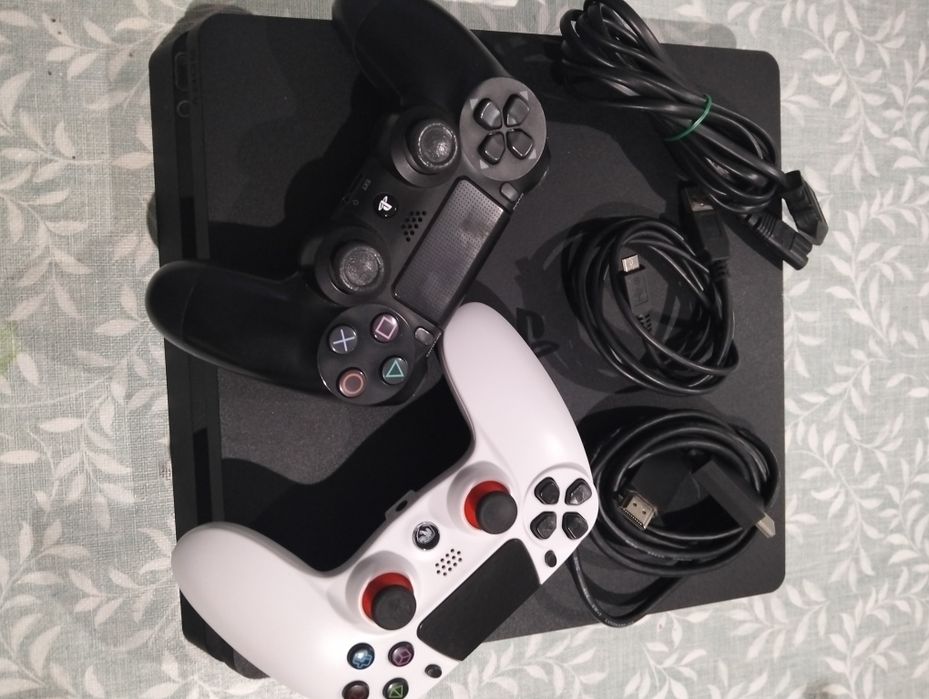 PlayStation 4 com comandos