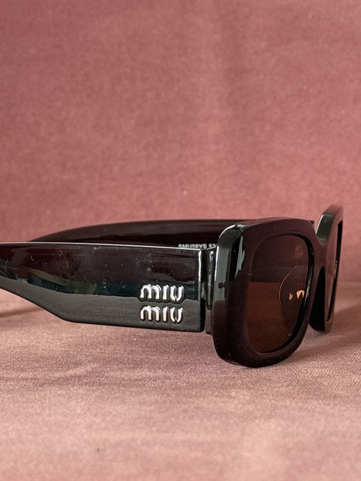 MIU MIU okulary przeciwsloneczne piękny model zapraszam