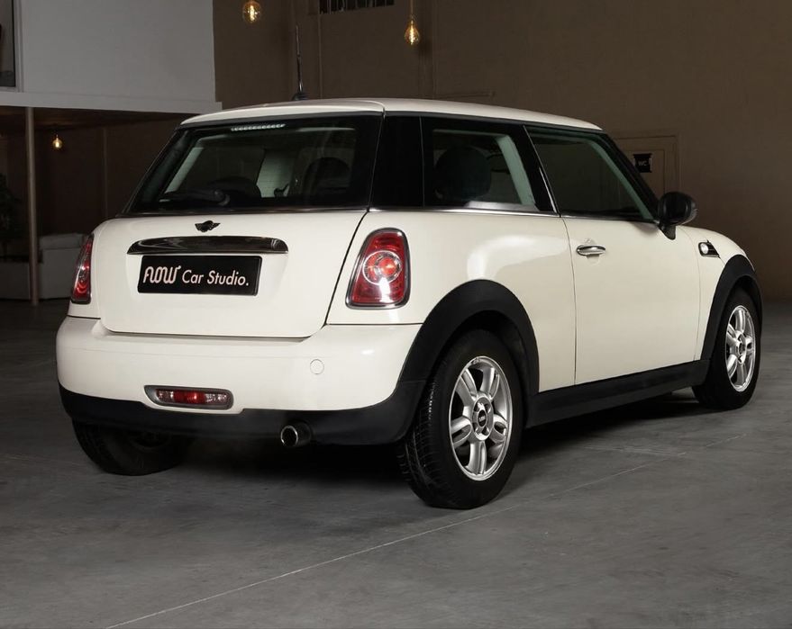Mini One Baker Street470700691283005443