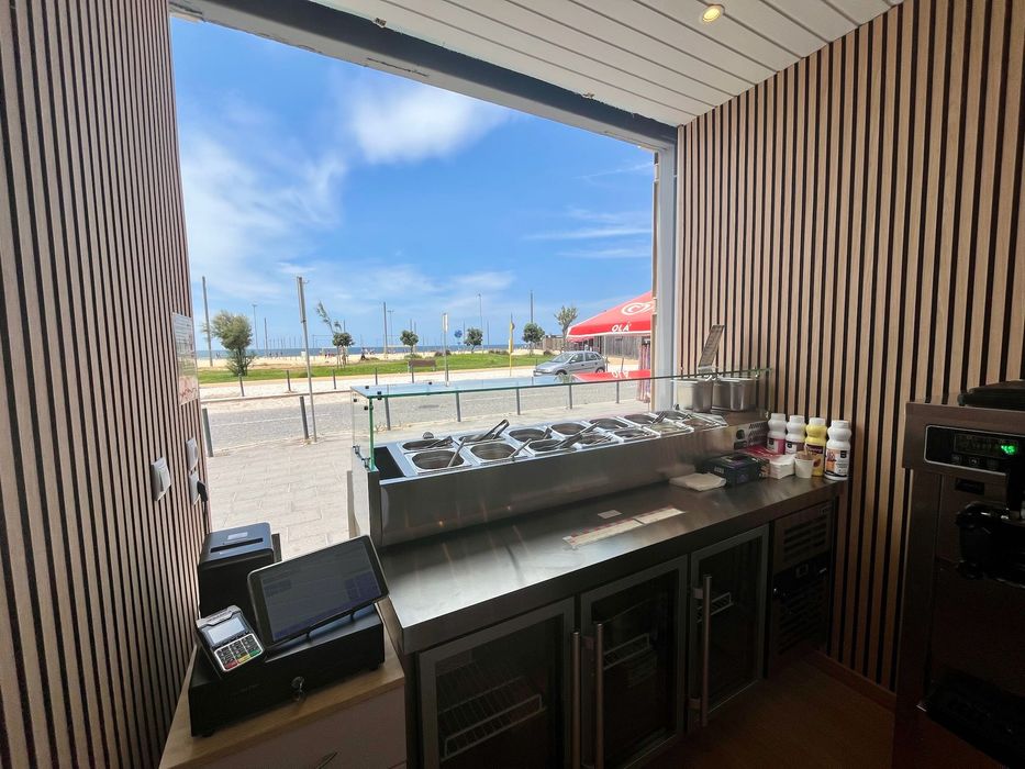 Contentor para venda de gelados, bar, café, gaufres.