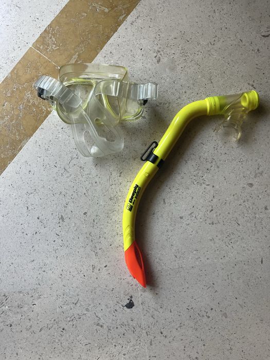 Equipamento de snorkeling