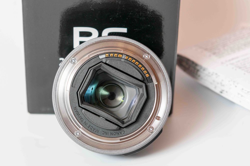 Canon RF 28mm f/2.8 STM