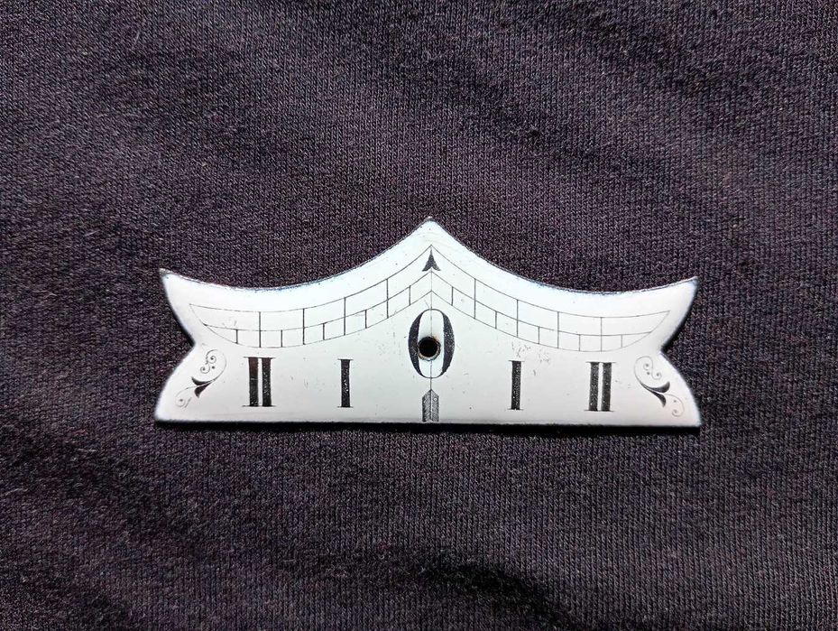 Wychylnik porcelanowy