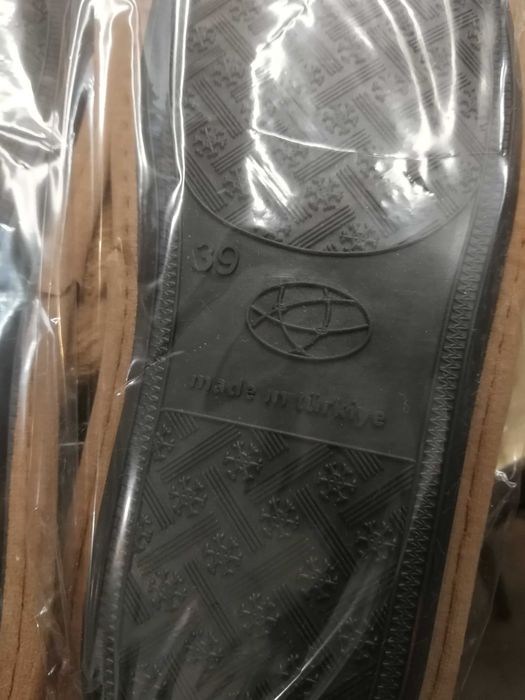 UGG kapcie beżowe futerko r39