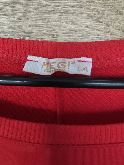 Czerwona Bluza megi