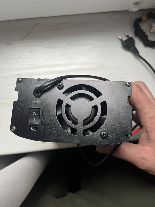 Продам  зарядное устройство на 20 А