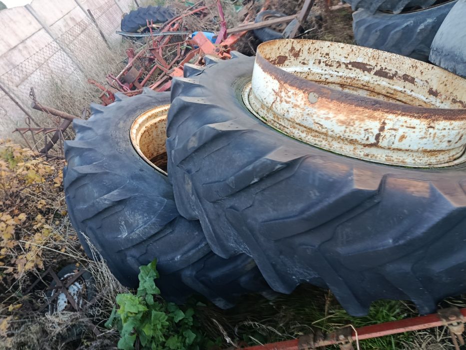 Opony koła z felgami koła bliźniacze rozmiar 13.6/12/ 36. 18.4 R 38