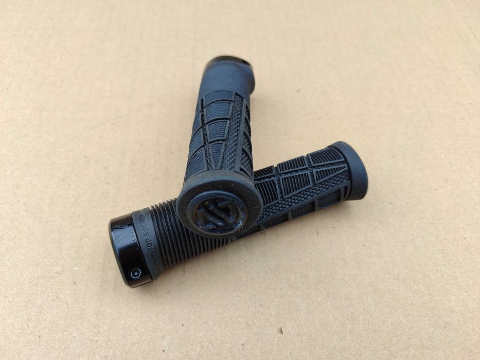 Chwyty Acid Disrupt Idealny Stan 135mm Chwyty Na Imbus