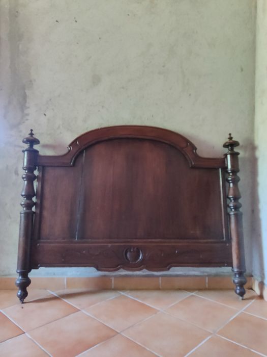 Cama retro madeira